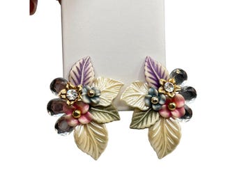 Vintage 80s Assemblage Clip On Earrings with Floral & Leaf Design