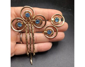 Vintage Brooch & Earrings Set Gold Tone with Blue Rhinestones Dangling Chains