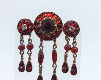 Vintage Red Garnets Color Rhinestone Brooch with Dangles Older Costume Jewelry