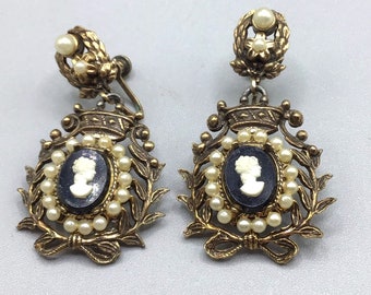 Faux Cameo Screw Back Earrings Simulated Pearls & Gold Tone Crowns with Foliage