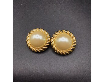 Dotty Smith Pearls Cabochons Earrings Gold Tone Round Elegant Buttons Earrings