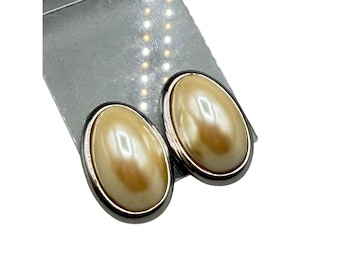 Vintage RICHELIEU Clip On Earrings Elongated Oval Faux Pearls Silver Tone