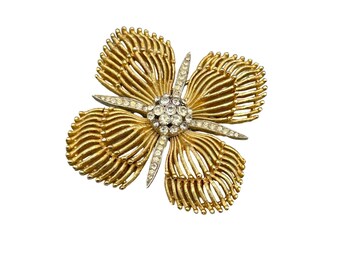 Crown Trifari Maltese Cross Brooch Gold Tone Rhinestone Hard To Find Design