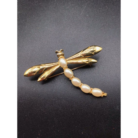 Vintage Dragonfly Brooch Gold Tone with Pearls In… - image 1