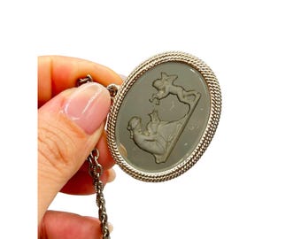 Vintage Cameo Intaglio Necklace Silver Chain Intricate Cameo Pendant