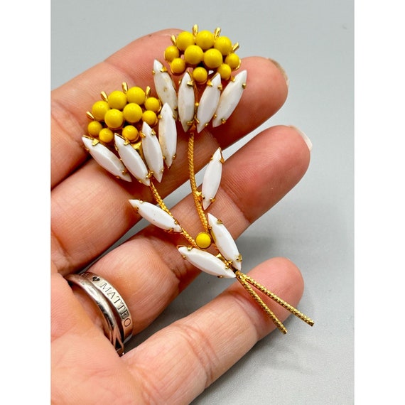 Vintage White & Yellow Floral Pin Brooch Rhinesto… - image 5
