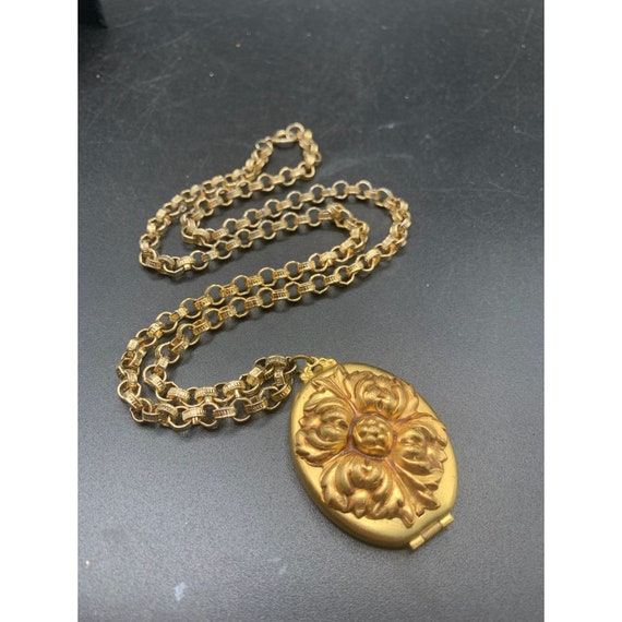 Vintage Repousse Locket Necklace Floral Oval Phot… - image 3