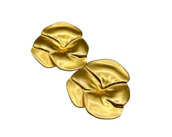Vintage Matte Gold Tone Clip On Earrings Pansy Flowers 80s 90s Jewelry