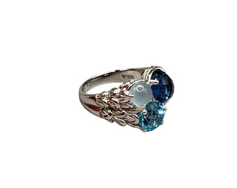 Blue Topaz Ring Size 8 Sterling Silver Victoria Wieck Designer Quality Ring Vintage 90s