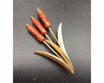Cattails Brooch Vintage Retro Figural Pin Metal & Plastic Floral Nature Jewelry