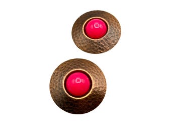 Vintage Hammered Round Copper Clip On Earrings with Fuchsia Cabochons