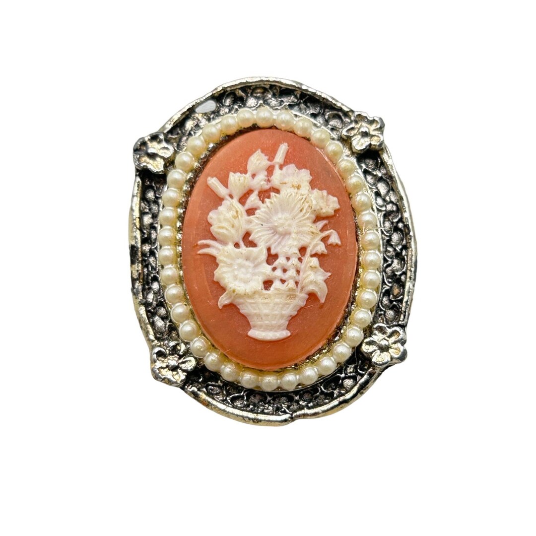 Broche vintage en plaqué or avec fausses perles - France