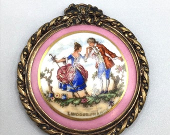 Limoges France Pocket Mirror Romantic Kissing Hand Hand Painted Gold Tone Frame