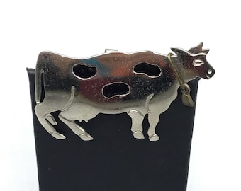 Cow Pin Brooch Vintage Metal Animal Figural Pin Silver Tone Moo Cow with Bell