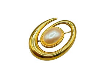 Vintage 1980s Monet Gold Tone & Faux Pearl Brooch Gold Tone Swirl