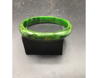 Marbled Spinach Green Bangle Bracelet Vintage Chunky Domed Plastic Jewelry