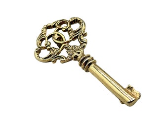 Vintage Skeleton Key Pin Brooch Antiqued Gold Tone Ornate Costume Jewelry