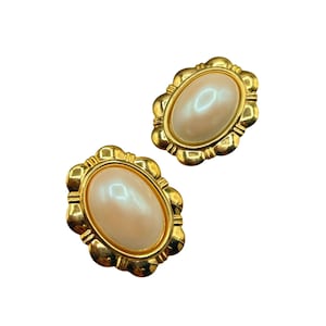 Classic Clip On Pearls Earrings Oval Faux Pearls Cabochons Elongated Gold Tone Settings