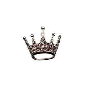 Broszka Petite Crown Pin w kolorze srebrnym i przezroczystymi kryształkami Mała malutka korona
