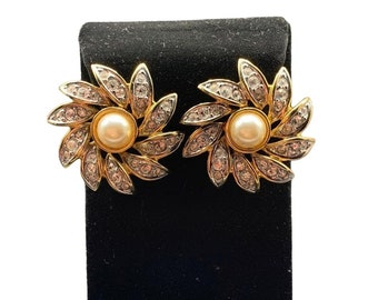 Daisy Flowers Clip On Earrings Pearls and Rhinestones Gold Tone Elegant Earrings