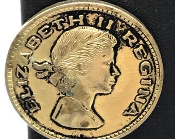 Small Coin Tie Clip Tie Holder Queen Elizabeth II Regina Gold Tone Vintage Clip