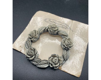 Vintage Featherweights Featherlight Wreath Brooch Pin Antique Flower Floral