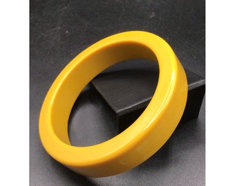 Plain Mustard Yellow Big Chunky Plastic Bangle Bracelet Retro Costume Jewelry