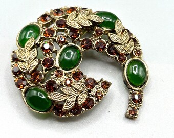 Retro Vintage Style Brooch Leaf Swirl Autumn Green Gold Brown Foliage Design