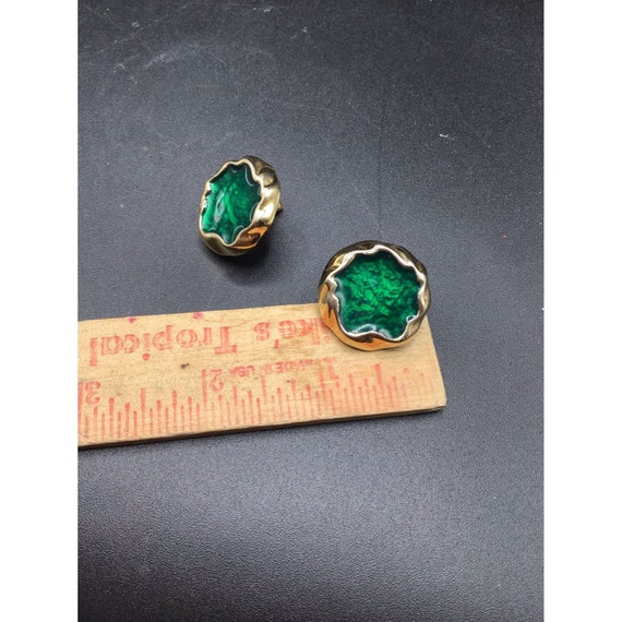 Vintage Gold Tone & Green Earrings Poured Resin S… - image 4