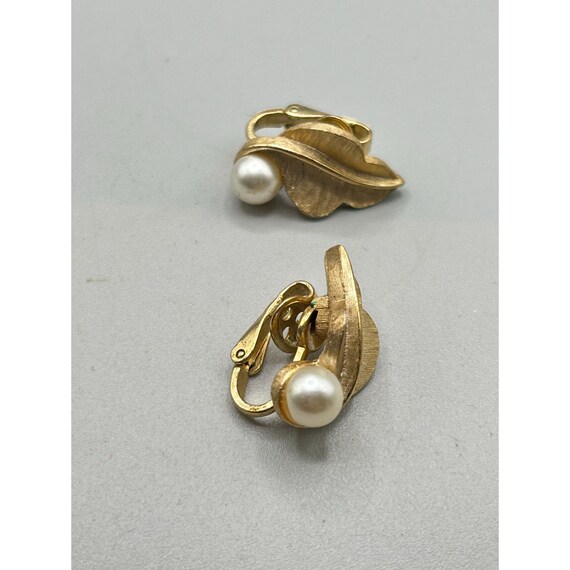 Boucles D'oreilles Clips Vintage Signées TRIFARI - Métal Plaqué Or - Occasion