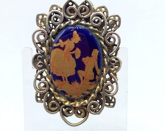 Vintage Romantic Scene Cameo Style Brooch Pendant Blue Ceramic Gold Tone Setting