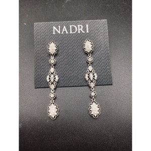 NADRI Signierte Ohrringe silberfarbene Ohrringe im Art Deco Stil