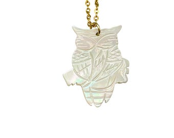 Mother of Pearl Owl Pendant Necklace with 16 Inch Gold Tone Chain Bird Pendant