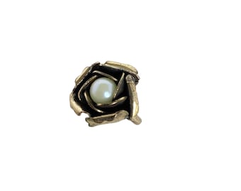 Retro Cocktail Ring Vintage Ring Gold Tone Flower w Pearl Adjustable Size