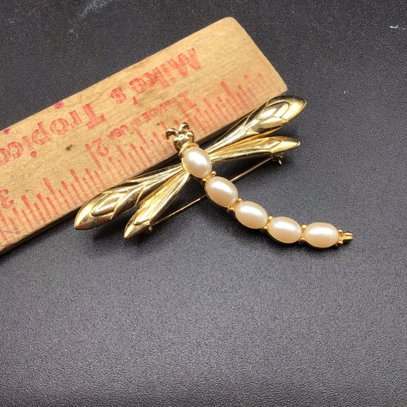 Vintage Dragonfly Brooch Gold Tone with Pearls In… - image 5