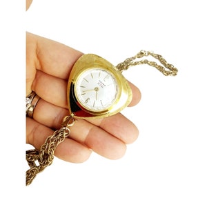 Rouan De Luxe Watch Necklace Lady&#39;s Watch Wind Up Watch Gold Tone with Chain