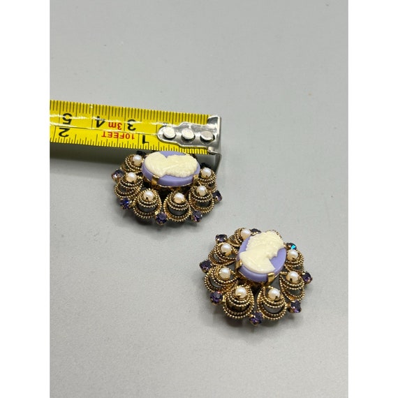 Vintage Clip On Cameo Earrings Gold Tone with Pur… - image 6