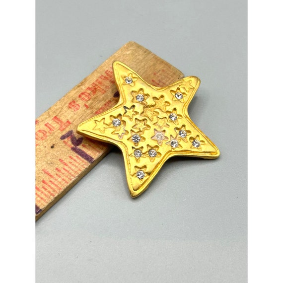 Vintage Matte Gold Tone Star Brooch Rhinestones A… - image 6