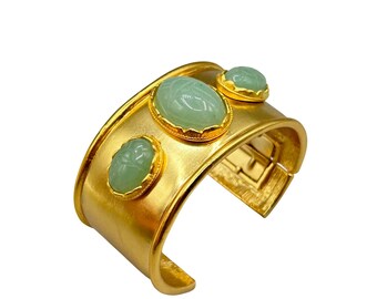 Fabulous KJL Kenneth Jay Lane Green Scarab Bracelet Chunky Bold Large Size Matte Gold Tone