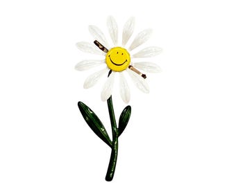 Vintage Smiling White Daisy Pin Brooch 70s Flower Power Enamel Floral Jewelry