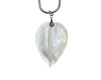 Mother of Pearl Teardrop Sterling Silver Pendant Necklace Leaf Heart 18 Inches