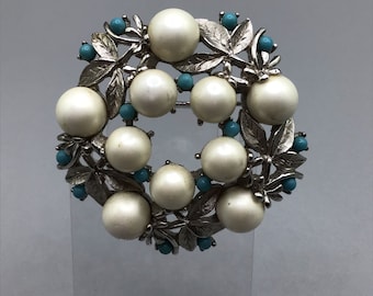 Signed Sarah Coventry Alaskan Summer Brooch Pearls Turquoise Beads Wreath Pin