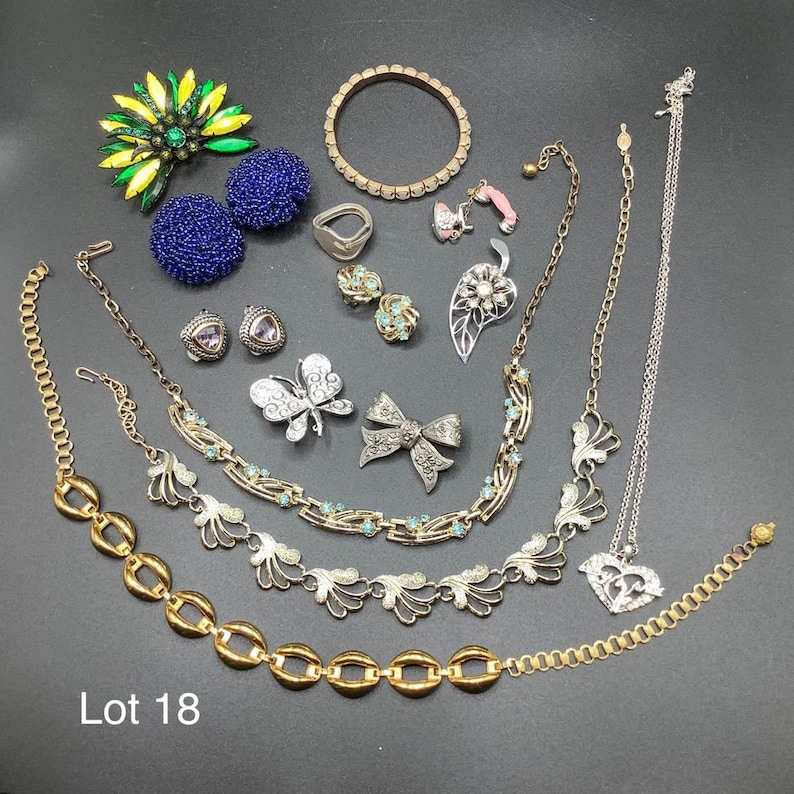 CLEARANCE lot of vintage necklaces brooches earrings #18 wear or craft lot