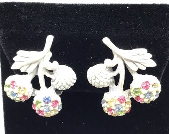 Vintage Hollycraft Berries Clip Earrings White Enamel Japanned Colorful Stones