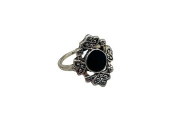 Costume Ring Silver Tone And Black Enamel Faux Onyx Ring Size 6.5