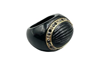 Black and Gold Plastic Vintage Ring Size 7 Ribbed Top Design Rhinestones Accent