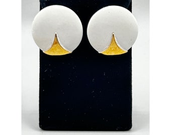 Vintage Trifari Clip Earrings Gold Tone White Enamel Round 70s Modernist Design