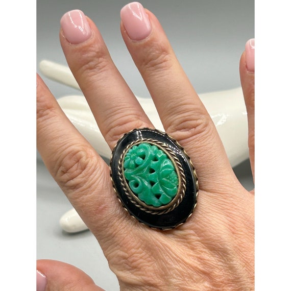 Designer Sweet Romance Ollipop USA Oval Green Carved Stone