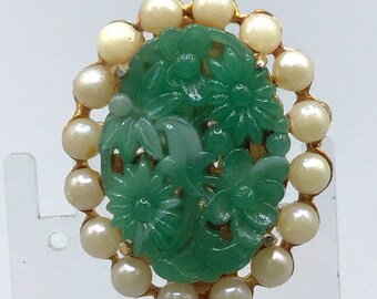 Molded Jade Color Glass Brooch Faux Pearls Pin & Necklace Clasp Vintage Jewelry