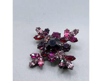 Pretty Purple Rhinestone Pin Brooch All Prong Set Stones Vintage Costume Jewelry